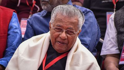 'നിങ്ങളുടെ സ്വന്തം പിണറായി വിജയന്...' വോട്ടര്മാരെ പേരെടുത്ത് വിളിച്ച് ധര്മടത്ത് മുഖ്യമന്ത്രിയുടെ കത്ത്