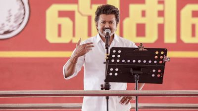 'അടുത്ത ജന്മം ഒരു കര്ഷകനാകണം...'; ആദ്യ പ്രകടന പത്രിക പുറത്തിറക്കി വിജയ്