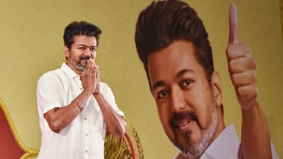 വിജയ്-സംഗീത ദാമ്പത്യം കോടതിക്ക് പുറത്ത് തീര്‍ന്നേക്കും; വിജയ് ഓഫര്‍ ചെയ്ത തുക പുറത്ത്