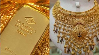 കുതിച്ചുയർന്ന സ്വർണ്ണവിലയിൽ വൻ തകർച്ച; ഇത് വാങ്ങാൻ പറ്റിയ സമയമോ, അതോ കെണിയോ?