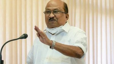 'മുന്തിരിക്കുല കിട്ടാത്ത കുറക്കൻ്റെ അവസ്ഥയാകും';കോണ്ഗ്രസിലെ മുഖ്യമന്ത്രി ചർച്ചയെ പരിഹസിച്ച് കെവി തോമസ്