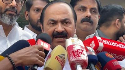 പറവൂരില്‍ വോട്ടെണ്ണല്‍ വൈകും; വിഡി സതീശന്റെ ഫലം അറിയാന്‍ കാത്തിരിക്കണം, ബദല്‍ മാര്‍ഗം നോക്കുന്നു