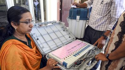 ഇന്ന് പോളിങ് ശതമാനം എത്രയാകും? ഏറ്റവും ഉയർന്നത് 1960ൽ; കൂടുതൽ പേർ വോട്ട്​ ചെയ്തത് 2021ൽ