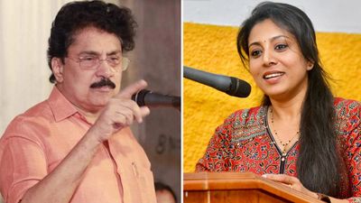 പികെ ശശിക്കെതിരെ ആരോപണവുമായി മാധ്യമപ്രവര്‍ത്തക; ' അധിക്ഷേപിച്ചു... തീവ്രത അളക്കാനാണോ വന്നത്?'