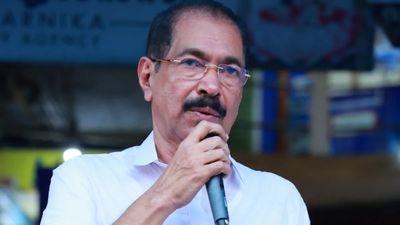 വയനാടിനായി പിരിച്ചത് 5 കോടി 38 ലക്ഷം രൂപ; വീട് വെക്കാൻ ഈ പണം തികയില്ലെന്ന് സണ്ണി ജോസഫ്