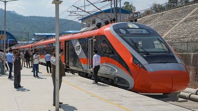 ബെംഗളൂരു-മുംബൈ വന്ദേഭാരത് സ്ലീപ്പർ ഈ റൂട്ടിലൂടെ?റെയിൽവെ മന്ത്രിക്ക് കത്തയച്ച് എംപി