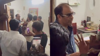 കാസർഗോഡും വോട്ടിന് കോഴ ആരോപണം; യുഡിഎഫ് സ്ഥാനാർത്ഥിയുടെ സഹോദരങ്ങളെ തടഞ്ഞ് എൽഡിഎഫ് പ്രവർത്തകർ