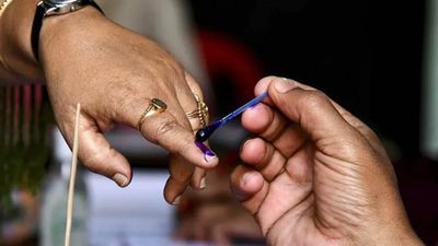 നിയമസഭാ തിരഞ്ഞെടുപ്പ് LIVE: ഭരണമാറ്റമോ തുടര്‍ഭരണമോ? കേരളം ഇന്ന് വിധിയെഴുതും