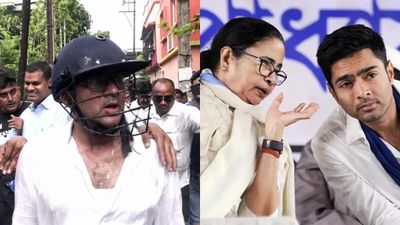 ബംഗാളിൽ സംഘർഷം; തൃണമൂൽ എംപി അഭിഷേക് ബാനർജിയെ വളഞ്ഞിട്ട് തല്ലി ആൾക്കൂട്ടം