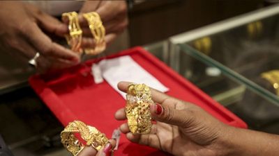 സ്വര്ണ ഇറക്കുമതി തീരുവ തിരിച്ചടിക്കും; സ്റ്റോര് വിപുലീകരണത്തില് നിന്ന് മാറാന് ജ്വല്ലറികള്
