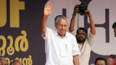ഈ സമയവും കടന്നുപോകും- ഒന്നും അവസാനിച്ചിട്ടില്ലെന്ന് പിണറായി; കൂടുതൽ കരുത്തോടെ തിരികെ വരും