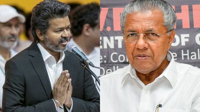 'വിജയ്ക്ക് ഹൃദയം നിറഞ്ഞ അഭിനന്ദനങ്ങൾ, ജനങ്ങൾ നൽകുന്ന വിധി വലിയ ഉത്തരവാദിത്വമാണ്'; പിണറായി വിജയൻ