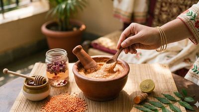 നിറം വെയ്ക്കാൻ ചുവന്ന പരിപ്പ് മതി, ചർമ്മത്തിന് തിളക്കം കൂട്ടുന്ന കിടിലൻ ഫേസ് പാക്ക് ഇതാ