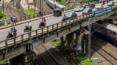 കൊച്ചിക്കാർക്ക് ഇനി ആശ്വാസത്തിന്റെ നാളുകൾ; അറ്റലാന്റിസ് റെയിൽവേ ഓവർബ്രിഡ്ജ് യാഥാർത്ഥ്യത്തിലേക്ക്