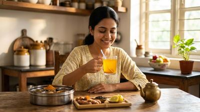 ചർമ്മം തിളങ്ങാൻ ഒരു ഗ്ലാസ് മഞ്ഞൾ വെള്ളം; ദിവസവും കുടിച്ചാൽ ഗുണങ്ങൾ ഇതൊക്കെയാണ്!
