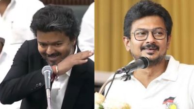ഡിഎംകെയെ പാർട്ടി ഫണ്ട് വിഷയത്തിൽ കടന്നാക്രമിച്ച് വിജയ്; പിന്നാലെ കുടുംബജീവിതം ചൂണ്ടിക്കാട്ടി ഉദയനിധി 