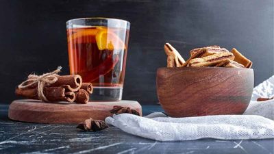 ସକାଳେ ଖାଲି ପେଟରେ ଡାଲଚିନି ପାଣି ପିଇଲେ କ'ଣ ହୁଏ ? ଫାଇଦା ବିଷୟରେ ଜାଣିଲେ ଆପଣ ବି ଆଶ୍ଚର୍ଯ୍ୟ ହେବେ