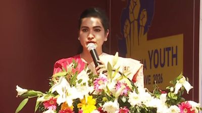 ଖୋଲା ମଞ୍ଚରେ ବାପାଙ୍କୁ ପ୍ରଶଂସାରେ ପୋତିଲେ ସୋଫିଆ ଫିର୍ଦ୍ଦୋସ, କହିଲେ କେହି ତାଙ୍କୁ ଅଟକାଇ ପାରିବେ ନାହିଁ'