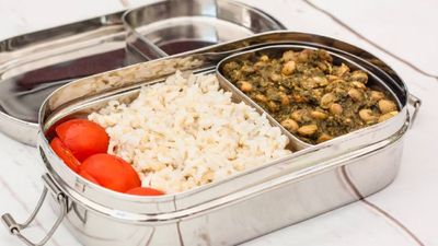 ଖାଦ୍ୟ ନେବା ପୂର୍ବରୁ ଜାଣନ୍ତୁ, କେଉଁ ଟିଫିନ୍ ଅଧିକ ସୁରକ୍ଷିତ