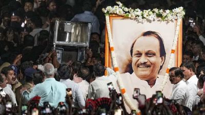 ପଞ୍ଚଭୂତରେ ବିଲୀନ ହେଲେ ମହାରାଷ୍ଟ୍ର ଉପମୁଖ୍ୟମନ୍ତ୍ରୀ ଅଜିତ ପାୱାର, ମୁଖାଗ୍ନି ଦେଲେ ଦୁଇ ପୁଅ ପାର୍ଥ ଓ ଜୟ