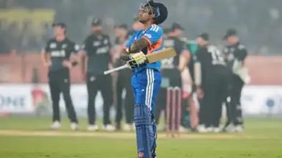 ଚତୁର୍ଥ ଟି-୨୦ ମ୍ୟାଚରେ  ୫୦ ରନରେ ହରାଇ ସିରିଜର ପ୍ରଥମ ବିଜୟ ହାସଲ କଲା ନ୍ୟୁଜିଲାଣ୍ଡ