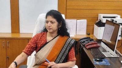 ଅଦାଲତ ଅବମାନନା ମାମଲାରୁ ମୁକ୍ତି ପାଇଲେ IAS ଉଷା ପାଢ଼ୀ