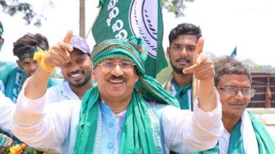 ବିଜେଡି ପ୍ରାର୍ଥୀ ଘୋଷଣା ପରେ କୃତଜ୍ଞତା ଜଣାଇଲେ ସଂତୃପ୍ତ ମିଶ୍ର, କହେ ମୋତେ ମିଳିଥିବା ଗୁରୁ ଦାୟିତ୍ବ ସମ୍ପାଦାନ କରିବି