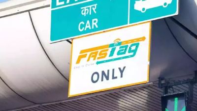 ଜାତୀୟ ରାଜପଥରେ ଯାତ୍ରା କରିବା ହେଲେ ମହଙ୍ଗା, ବାର୍ଷିକ FASTag ଟୋଲ୍ ପାସ୍ ଫି ହୋଲା ବୃଦ୍ଧି କଲେ ସରକାର