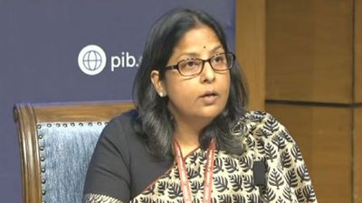 ତେଲ, ଗ୍ୟାସ୍ କଳାବଜାରୀ ବିରୋଧରେ ହେବ ଦୃଢ଼ କାର୍ଯ୍ୟାନୁଷ୍ଠାନ , ସବୁ ରାଜ୍ୟ ସରକାରଙ୍କୁ ଦିଆଯାଇଛି ନିର୍ଦ୍ଦେଶ