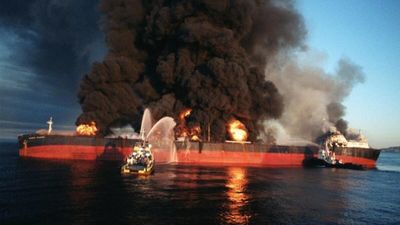 ବଢୁଛି ଯୁଦ୍ଧ, ଇରାନର ତୈଳ ଟାଙ୍କି ଉପରେ ଆମେରିକାର ଆକ୍ରମଣ