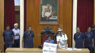 ବିଧାନସଭା ପ୍ରଶ୍ନକାଳ ଆରମ୍ଭରୁ ହଟ୍ଟଗୋଳ, ମେଡିକାଲରେ ରୋଗୀଙ୍କ ସୁରକ୍ଷା ପ୍ରସଙ୍ଗ ଉଠାଇ ହୋହଲ୍ଲା