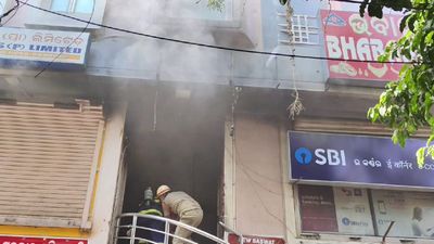 ଭୁବନେଶ୍ୱର CRP ଛକ ନିକଟ ମାର୍କେଟ୍‌ କମ୍ପ୍ଲେକ୍ସରେ ଭୟଙ୍କର ଅଗ୍ନିକାଣ୍ଡ