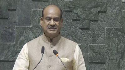  ଅନାସ୍ଥା ଖାରଜ ପରେ ସଂସଦକୁ ସମ୍ବୋଧିତ କଲେ ଓମ୍ ବିର୍ଲା,କହିଲେ ସଂସଦଠାରୁ ଉପରେ ନୁହଁନ୍ତି ବିରୋଧି ଦଳର ନେତା-ପ୍ରଧାନମନ୍ତ୍ରୀ 