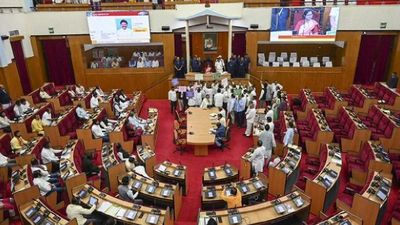 ଚାଲିପାରୁନି ବିଧାନସଭା, ଦିନ ୧ଟା ଯାଏଁ ଗୃହ ମୁଲତବି