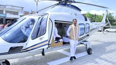 ହେଲିକପ୍ଟର ବାହାରିଲା ଧୂଆଁ, ଭର୍ତ୍ତିଲକ୍ଷ୍ନୌ ବିମାନବନ୍ଦରରେ ଜରୁରୀକାଳୀନ ଅବତରଣ କଲେ କେଶବ ପ୍ରସାଦ ମୌର୍ଯ୍ୟଙ୍କ