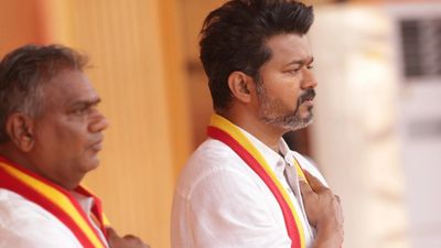 பாண்டிக்கு பார்சல் கட்டப்படும் புஸ்ஸி! தவெக பொதுச் செயலாளராகும் ஆதவ்! விஜய் எடுக்கப் போகும் முடிவு?