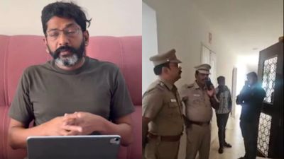 Savukku Shankar: 10 மணி நேரத்திற்கு பிறகு! கடப்பாரையால் கதவை உடைத்து! சவுக்கு சங்கர் கைது