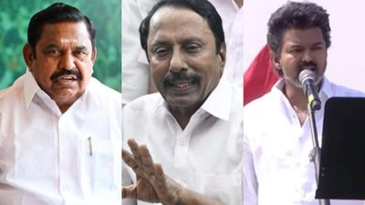 அதிமுக மாஜிகளுக்கு வலை.. செங்கோட்டையன் கொடுக்கும் உத்தரவாதம்.. கொங்கில் ஓட்டை போடும் தவெக! 