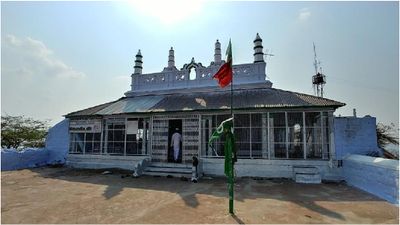 திருப்பரங்குன்றம் தர்காவில் கந்தூரி விழா.. தடை விதிக்க நீதிமன்றம் மறுப்பு! விசாரணை ஒத்திவைப்பு