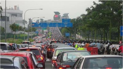 Fact Check: மலேசியாவில் விஜய் வருகையால் போக்குவரத்து நெரிசலா? பரவும் பழைய படம்!