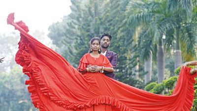 20ம் தேதி நடக்க இருந்த திருமணம்.. இனிமையாக நடந்த போட்டோ சூட்.. இறுதியில் இப்படியா நடக்கணும்