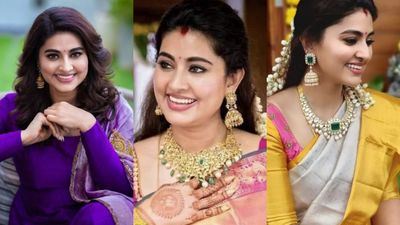 சிரிப்பழகி நடிகையை காதலித்த அரசியல்வாதி? சினேகாவை வலம்வந்த ரூமர்ஸ்! ரசிகர்களை ஈர்த்த ஹோம்லி ஹீரோயின்