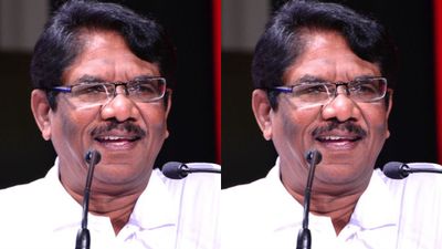 இயக்குநர் பாரதிராஜா ஐசியூவில் அனுமதி.. சென்னை மருத்துவமனையில் தீவிர சிகிச்சை