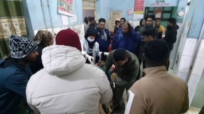 வங்கதேசத்தில் இந்து தொழிலதிபர் மீது கொலைவெறி தாக்குதல் - பெட்ரோல் ஊற்றி தீவைத்த கொடூரர்கள்