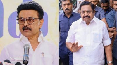  திமுகவின் மகளிர் உரிமை தொகை vs அதிமுகவின் குலவிளக்கு திட்டம்.. எது பெஸ்ட்? எது சாத்தியம்? 