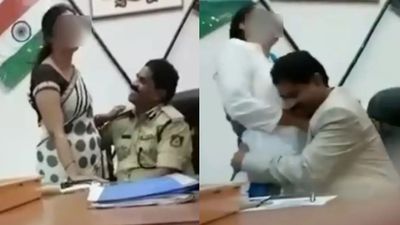 கப்பலேறிய ஆபீசரின் மானம்.. ஆபாச வீடியோவில் இருப்பது யார் தெரியுமா? 