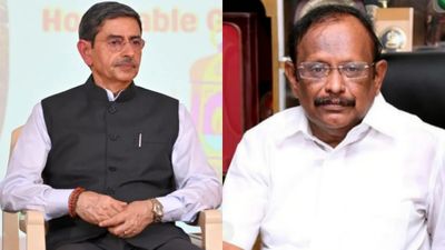 ஆளுநர் மாளிகைக்கு ஆர்.என்.ரவி செல்வதற்கு முன்பே  மைக் ஆஃப்னு விளக்கம் வந்தது எப்படி? ரகுபதி கேள்வி