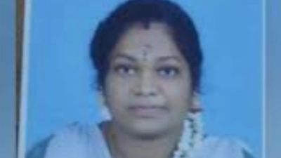 கடலூரில் வேப்பமரத்தில் இரவு 11.50 மணிக்கு சுஷ்மிதா.. காதல், கல்யாணம்.. காற்றில்  கலந்த 19 வயது நர்ஸ்