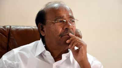 SAD ஃபாதரான GOD ஃபாதர்! தைலாபுரத்தில் தவம் கிடந்த திராவிட கட்சிகள்! இப்போ அப்படியே சீன் மாறிடுச்சு!