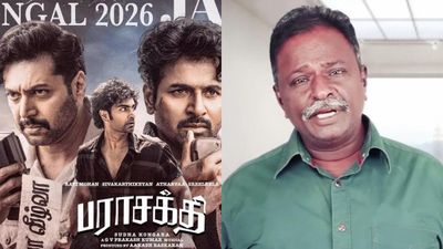 Parasakthi Reviews: பராசக்தி பட கதையே இதுதான்! இப்படி பண்ணி வச்சிருக்காங்க! கலாய்த்து தள்ளிய ப்ளூ சட்டை மாறன்